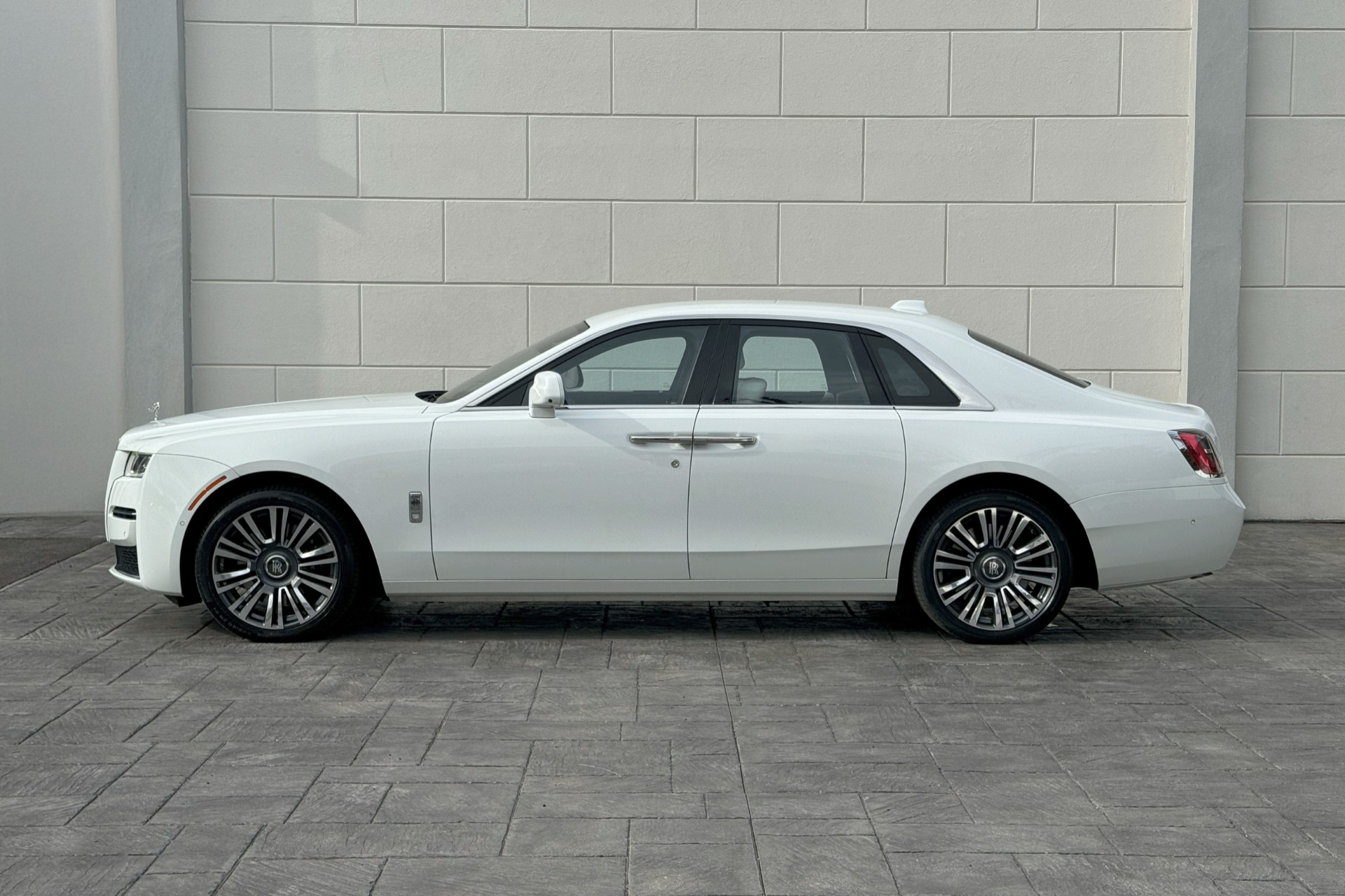 2022 Rolls-Royce Ghost Stock # 7107388-373 visit www.karbuds.com for ...