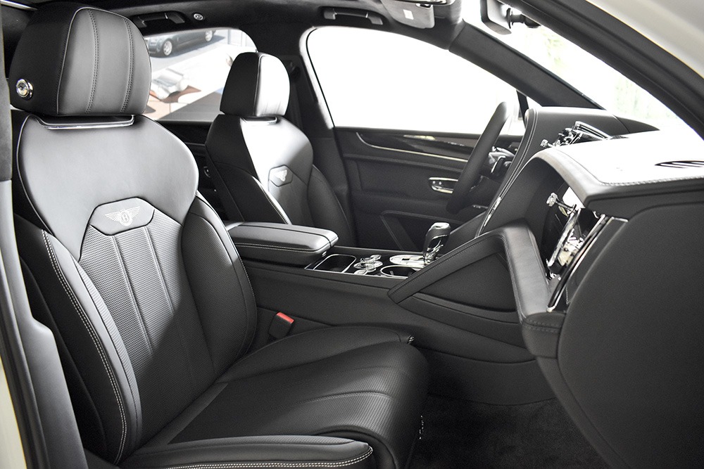 New 2022 Bentley Bentayga V8 V8 | St. Petersburg, FL
