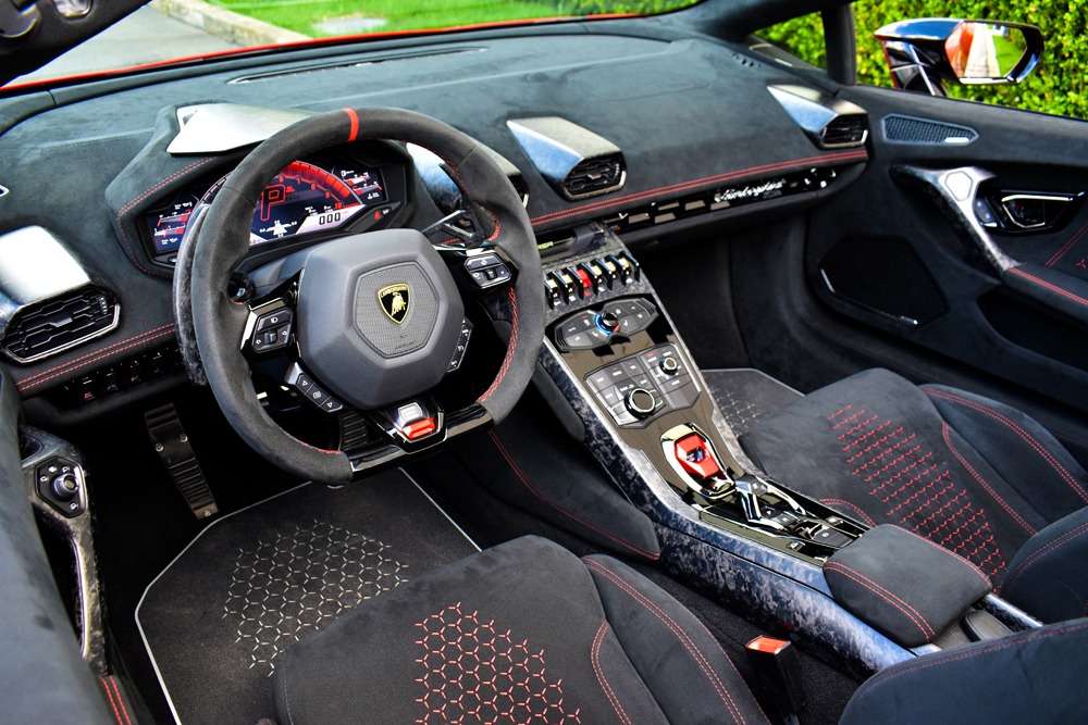 Used 2018 Lamborghini Huracan LP 640-4 Performante Spyder | St. Petersburg, FL