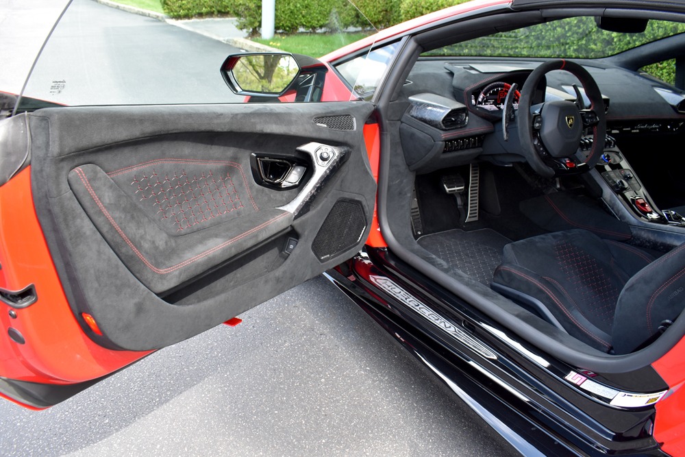 Used 2018 Lamborghini Huracan LP 640-4 Performante Spyder | St. Petersburg, FL