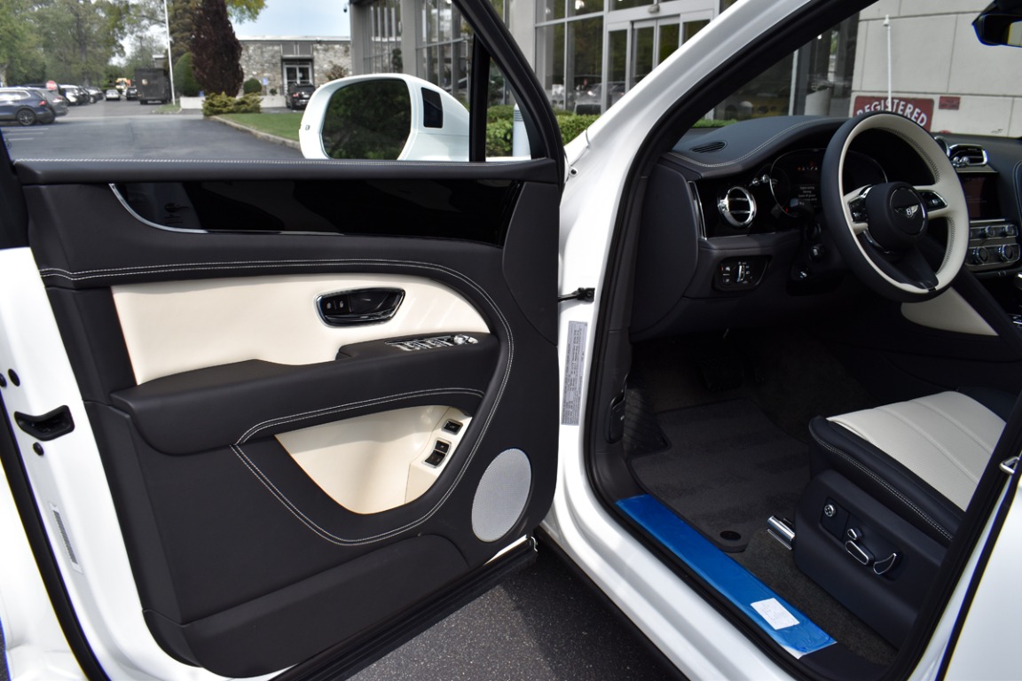 New 2023 Bentley Bentayga V8 | St. Petersburg, FL