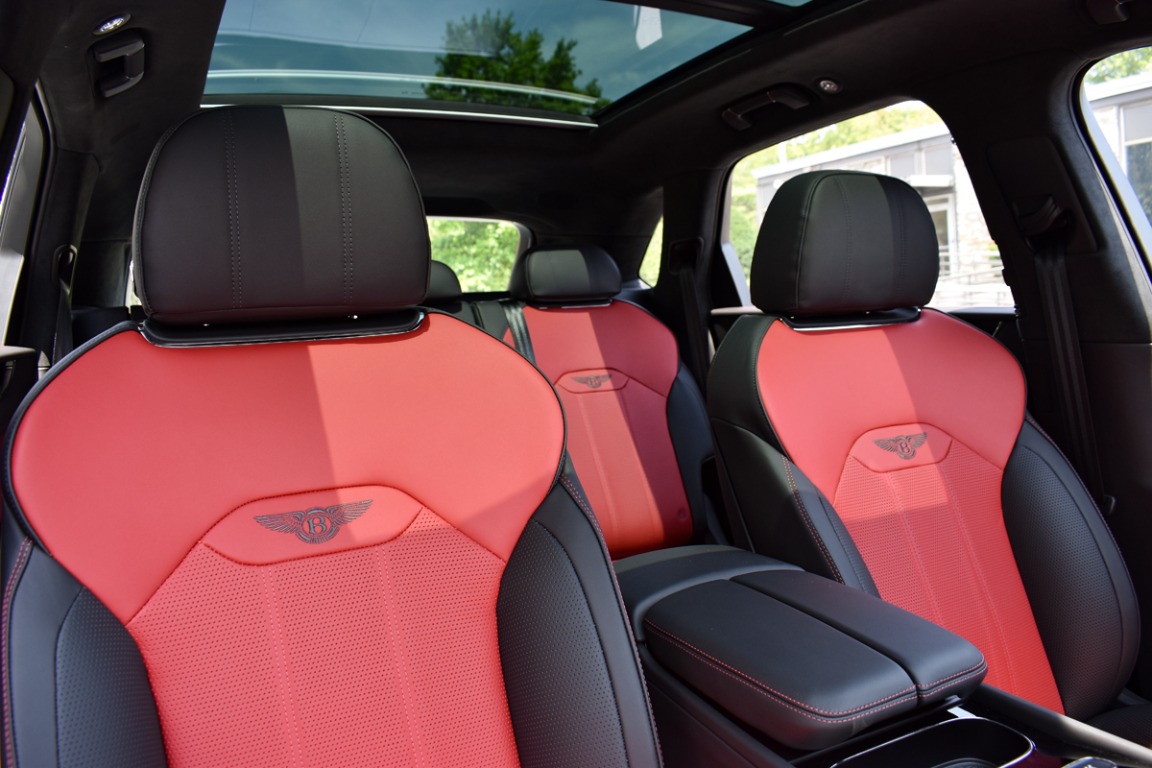 New 2023 Bentley Bentayga V8 | St. Petersburg, FL