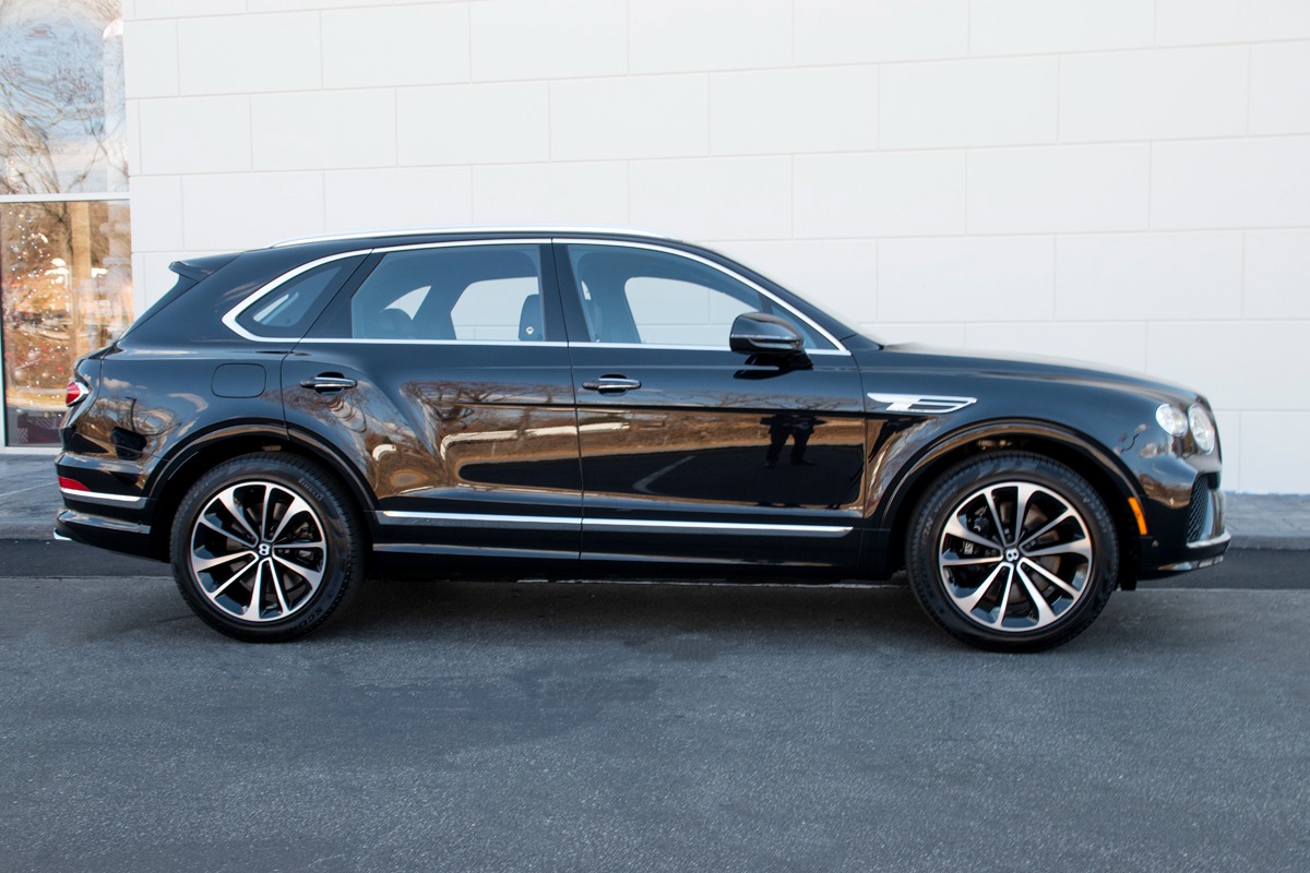 New 2023 Bentley Bentayga Hybrid | St. Petersburg, FL