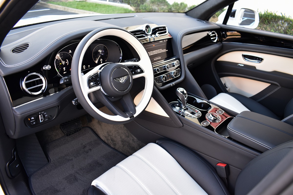 New 2023 Bentley Bentayga Hybrid | St. Petersburg, FL