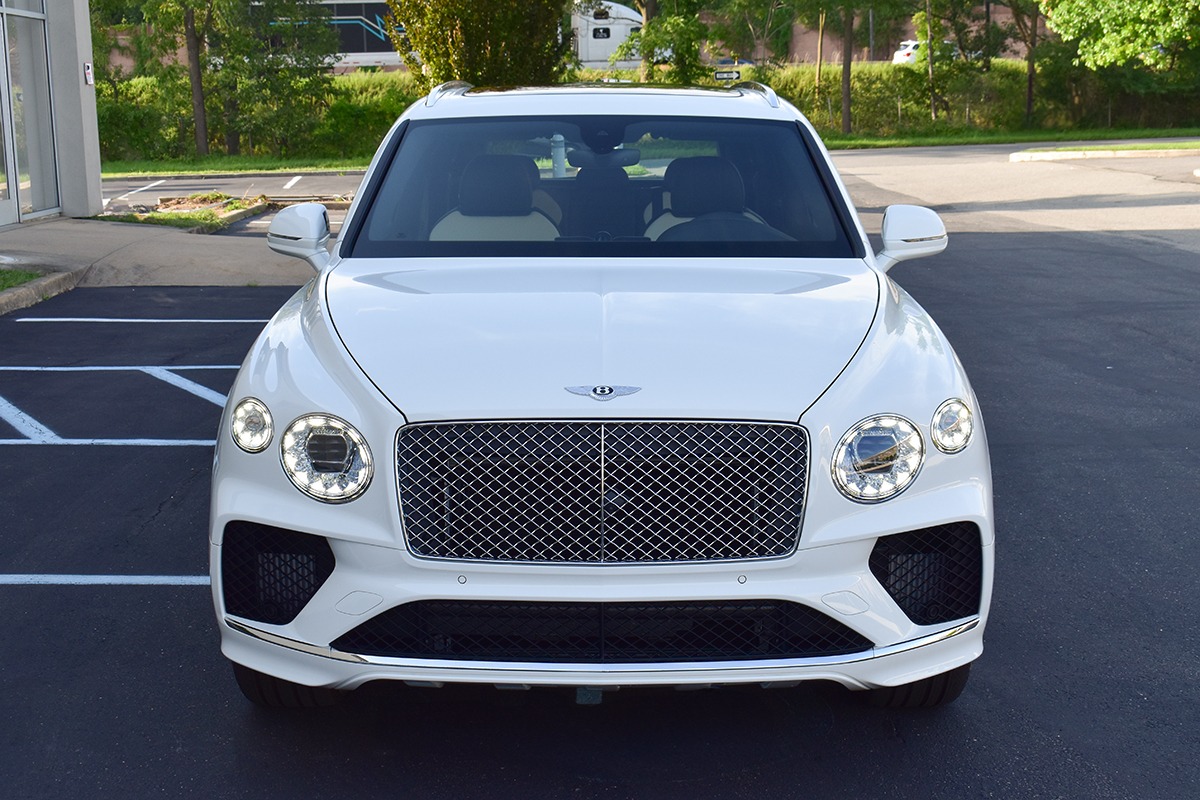 New 2023 Bentley Bentayga Hybrid | St. Petersburg, FL