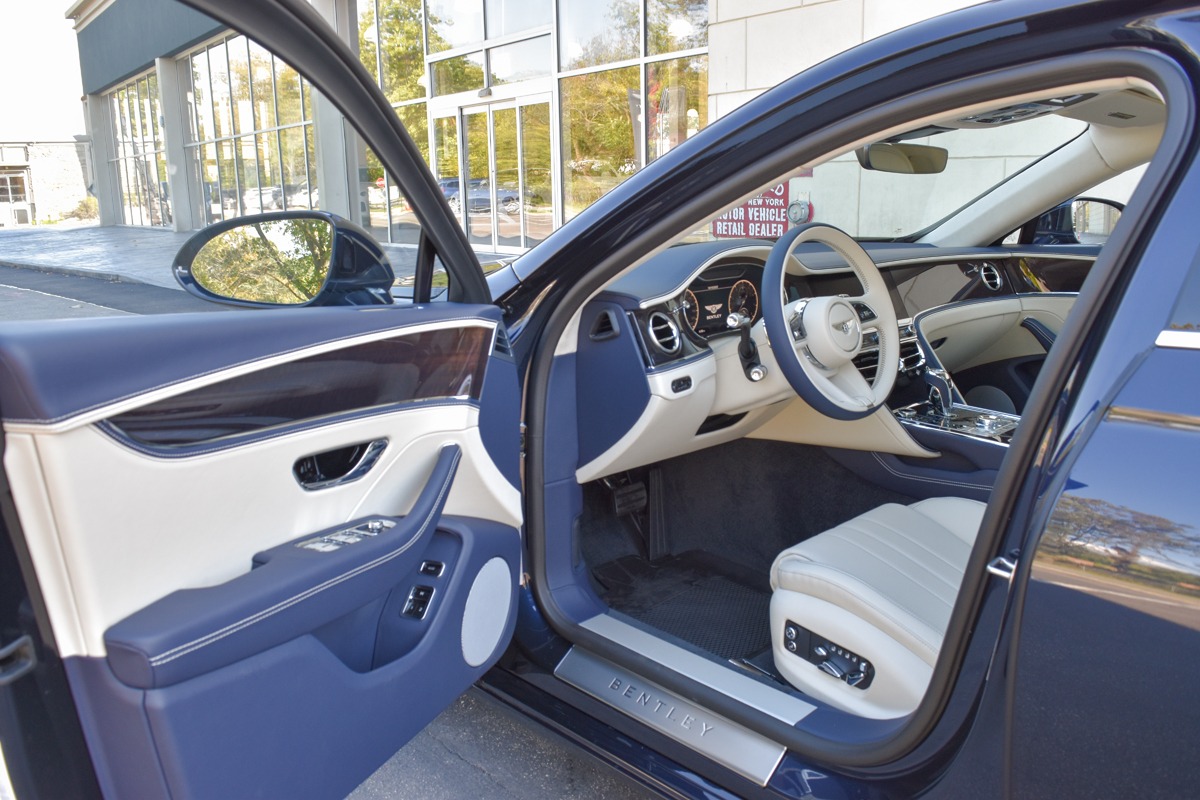 New 2023 Bentley Flying Spur V8 | St. Petersburg, FL