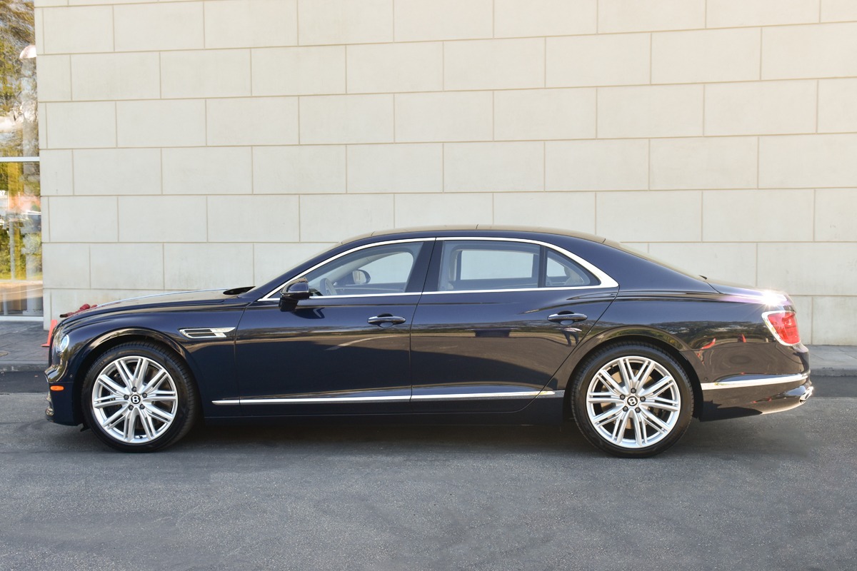 New 2023 Bentley Flying Spur V8 | St. Petersburg, FL