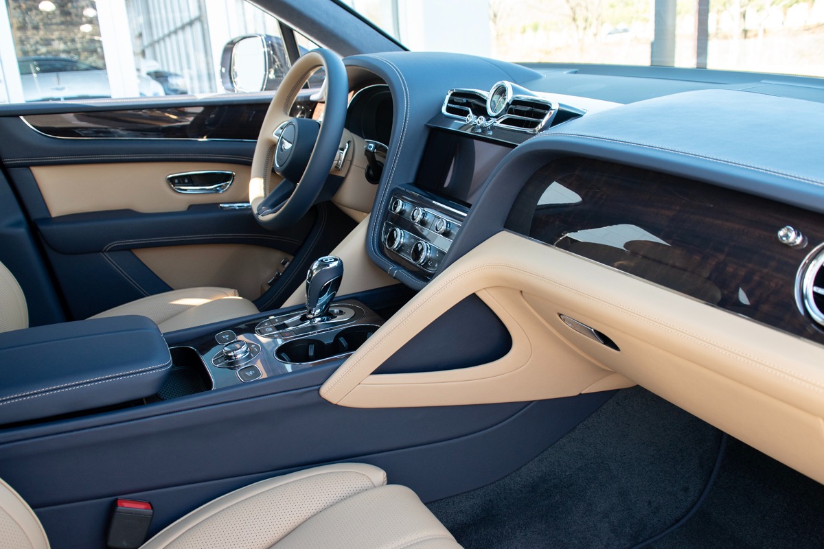 New 2023 Bentley Bentayga Hybrid Hybrid | St. Petersburg, FL
