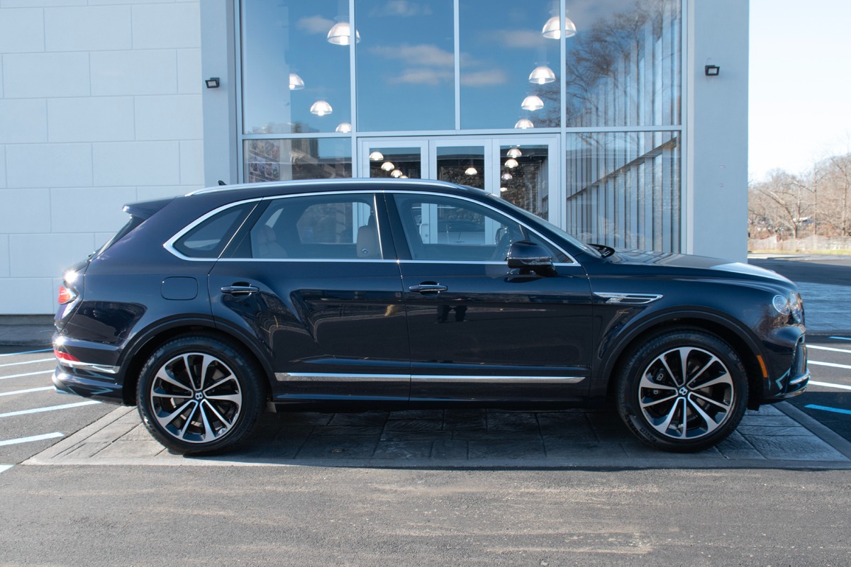 New 2023 Bentley Bentayga Hybrid Hybrid | St. Petersburg, FL