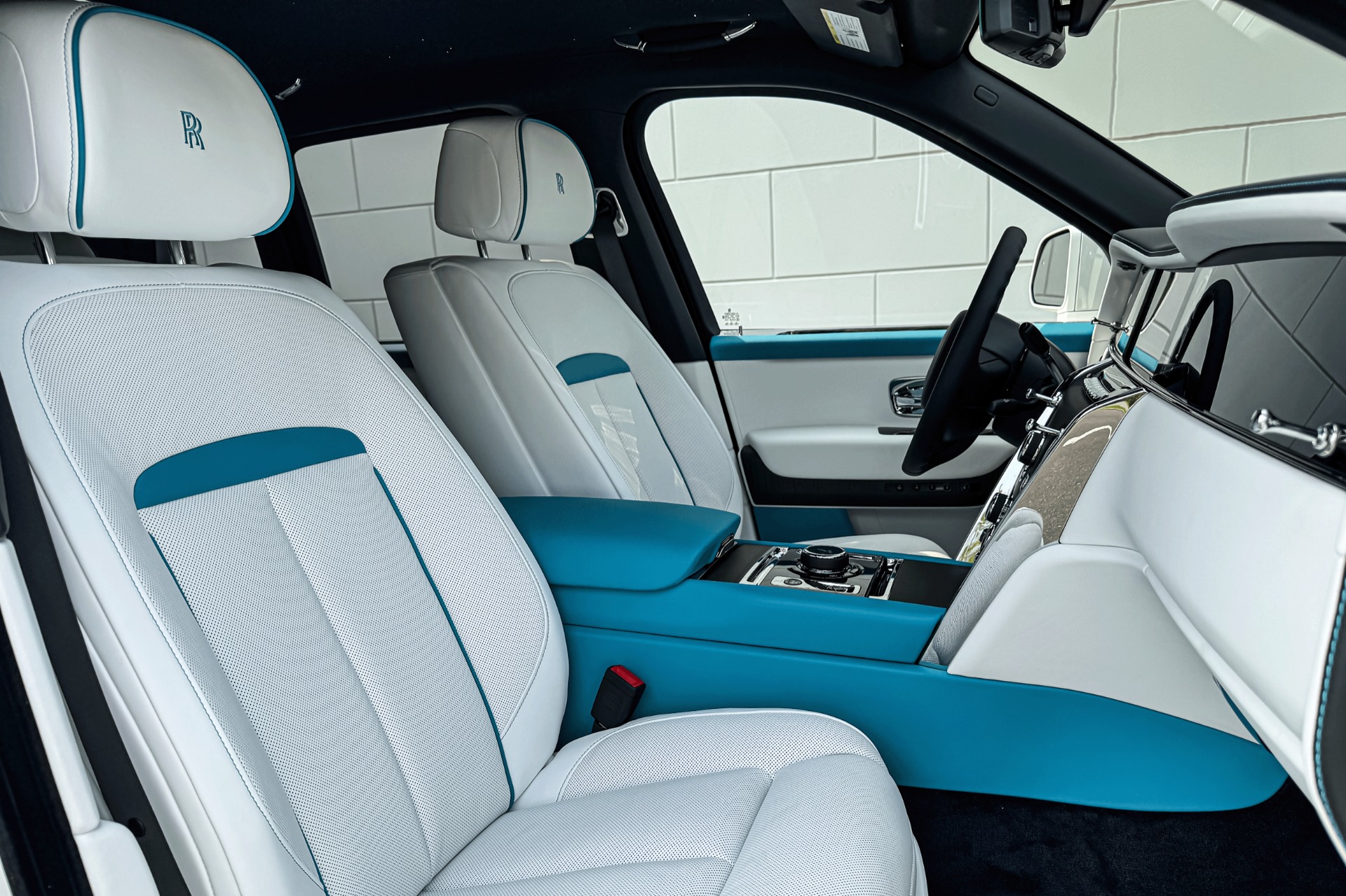 2025 Rolls Royce Cullinan RR photo 16