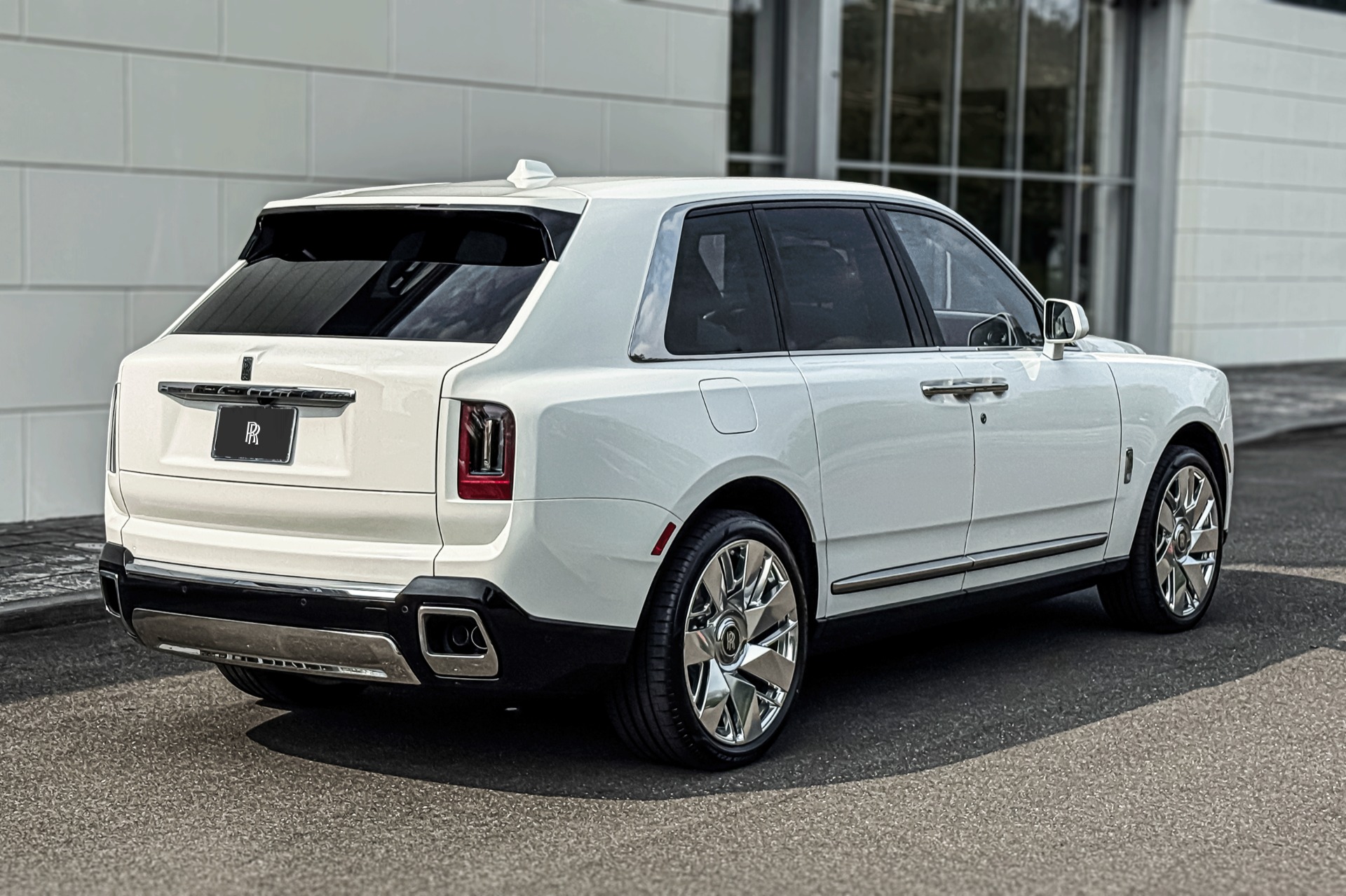 2025 Rolls Royce Cullinan RR photo 2