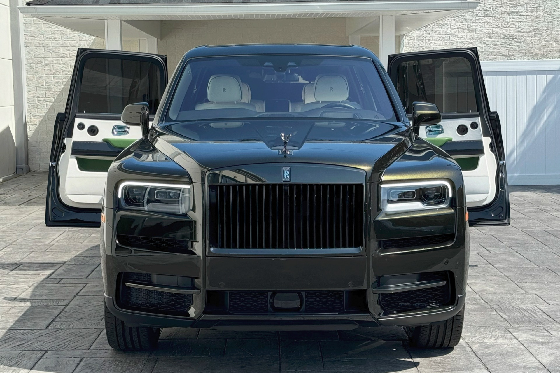 2023 Rolls Royce Cullinan Black Badge photo 13