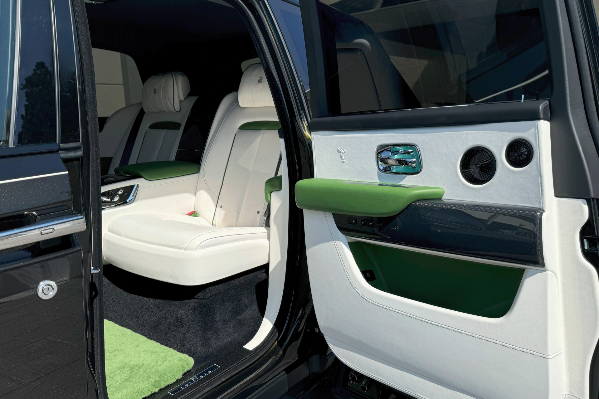 2023 Rolls Royce Cullinan Black Badge photo 21