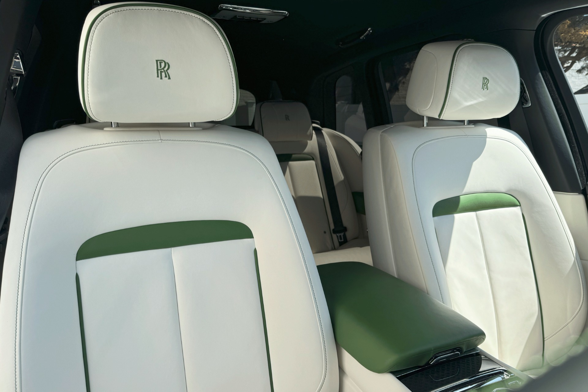 2023 Rolls Royce Cullinan Black Badge photo 29