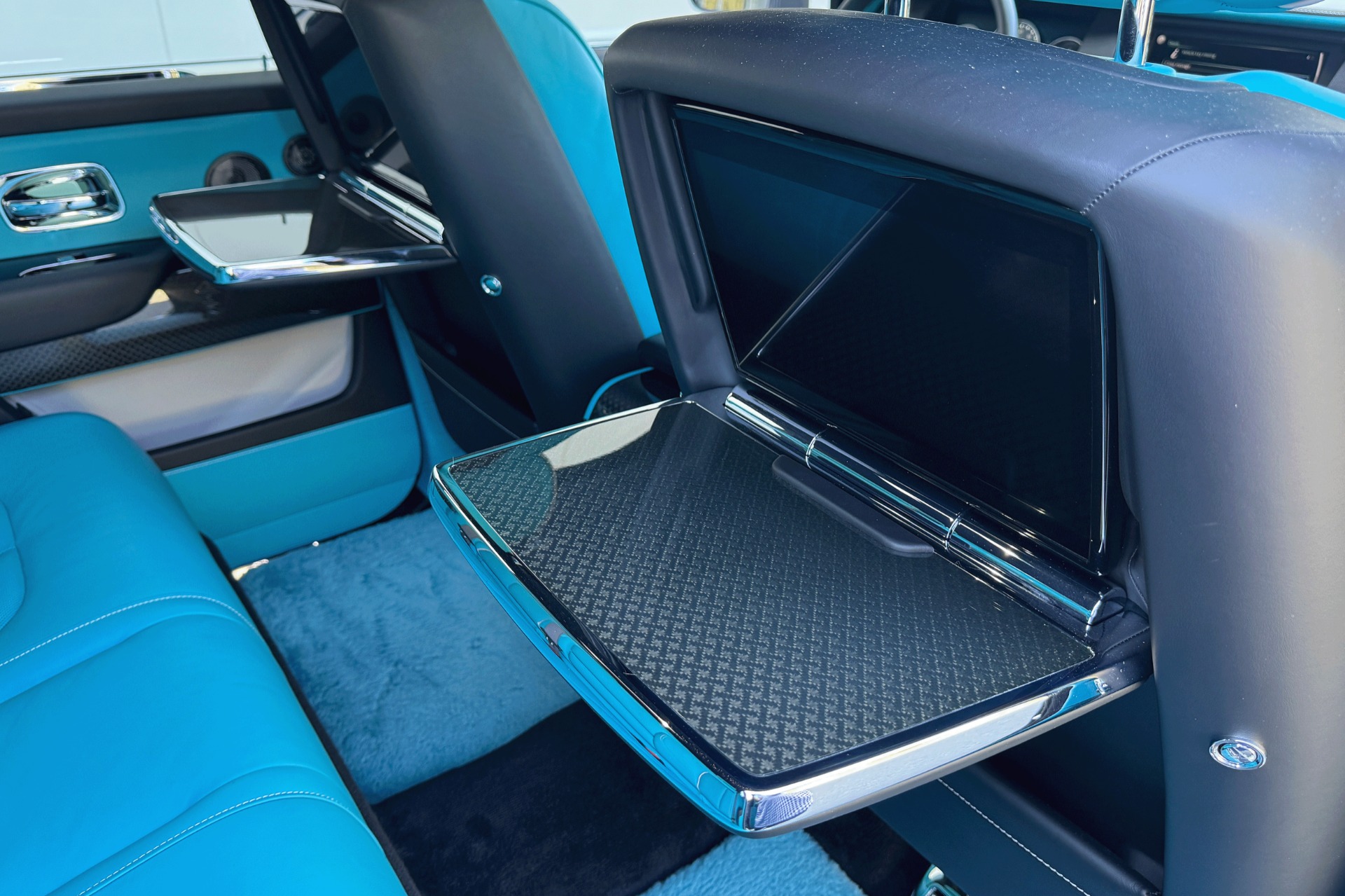 2022 Rolls Royce Cullinan Black Badge photo 17