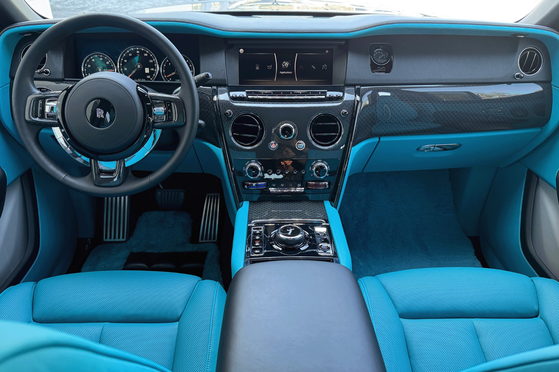 2022 Rolls Royce Cullinan Black Badge photo 3