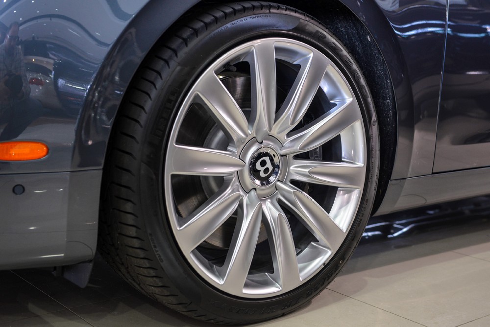 2014 Bentley Flying Spur Image 5