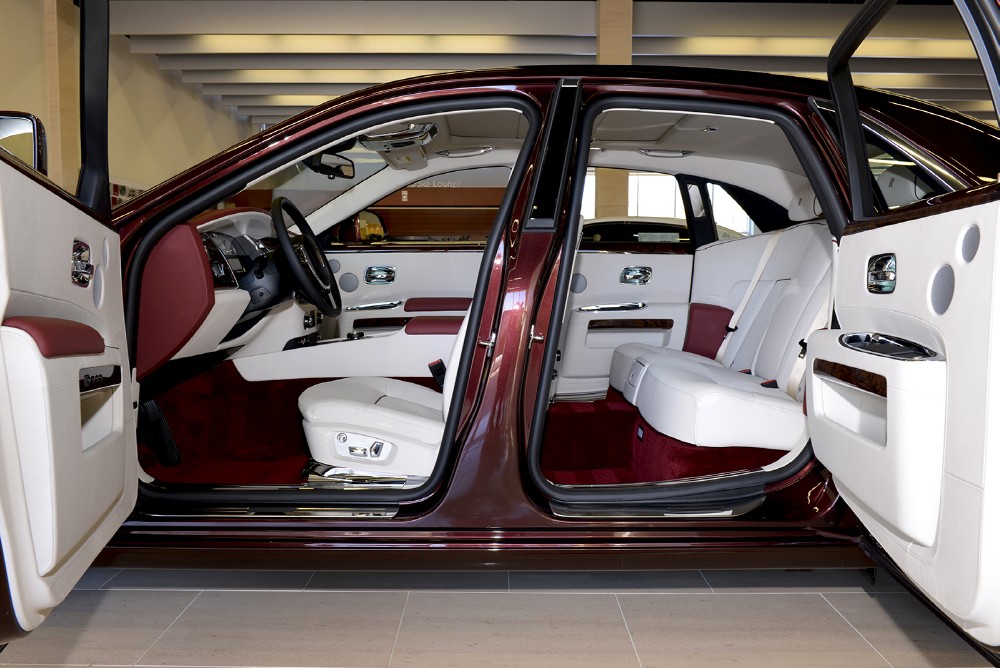 2014 Rolls-Royce Ghost Image 9