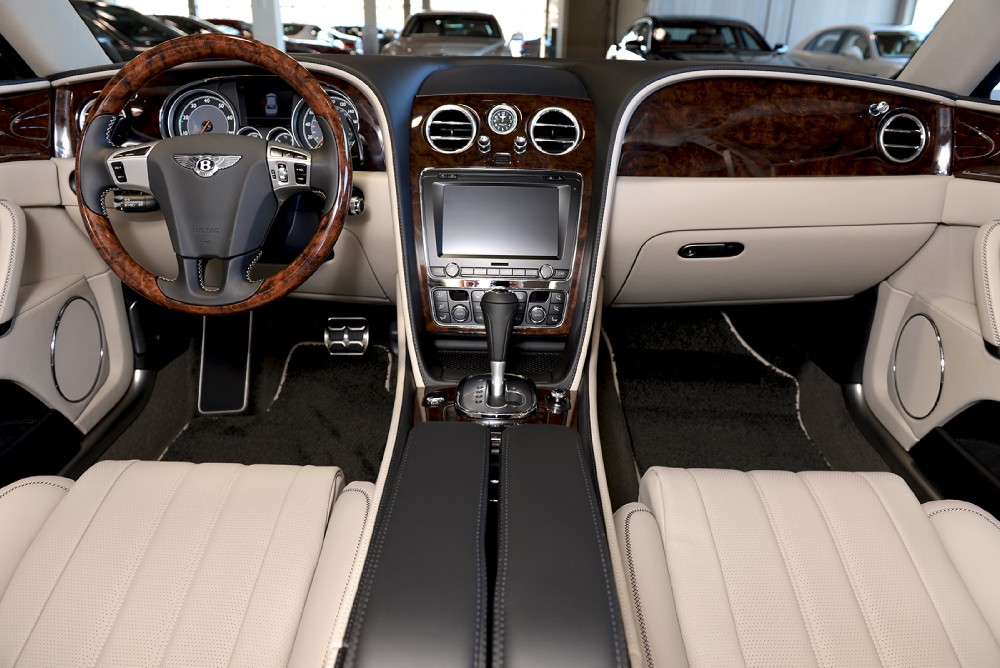 2014 Bentley Flying Spur Image 2