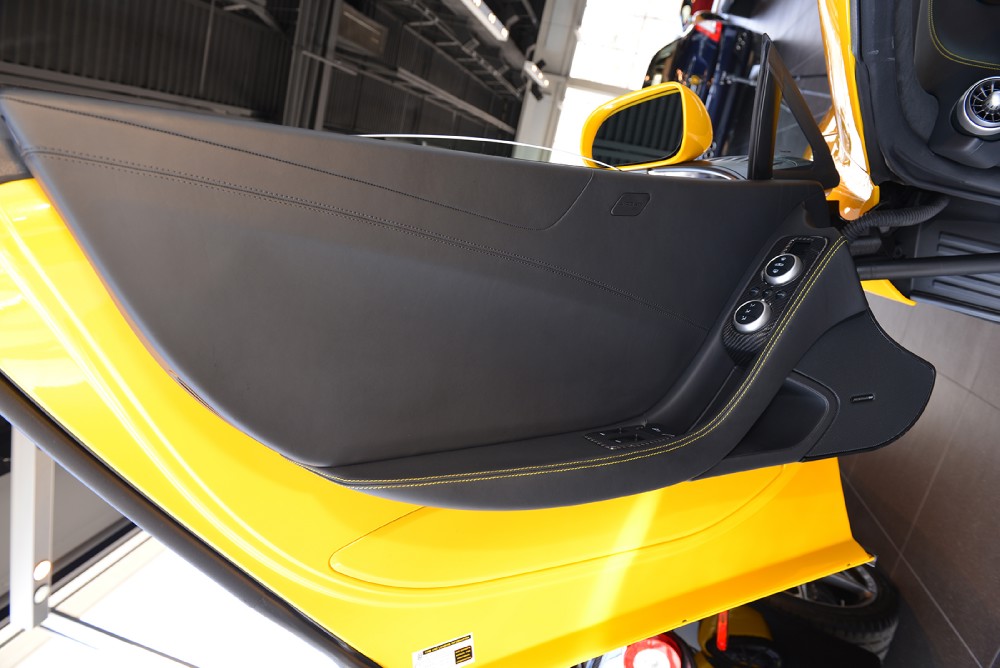 2013 McLaren MP4-12C Image 16