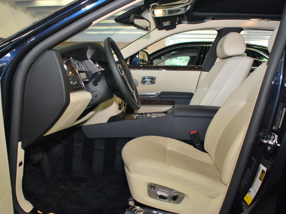 2012 Rolls-Royce Ghost Image 11