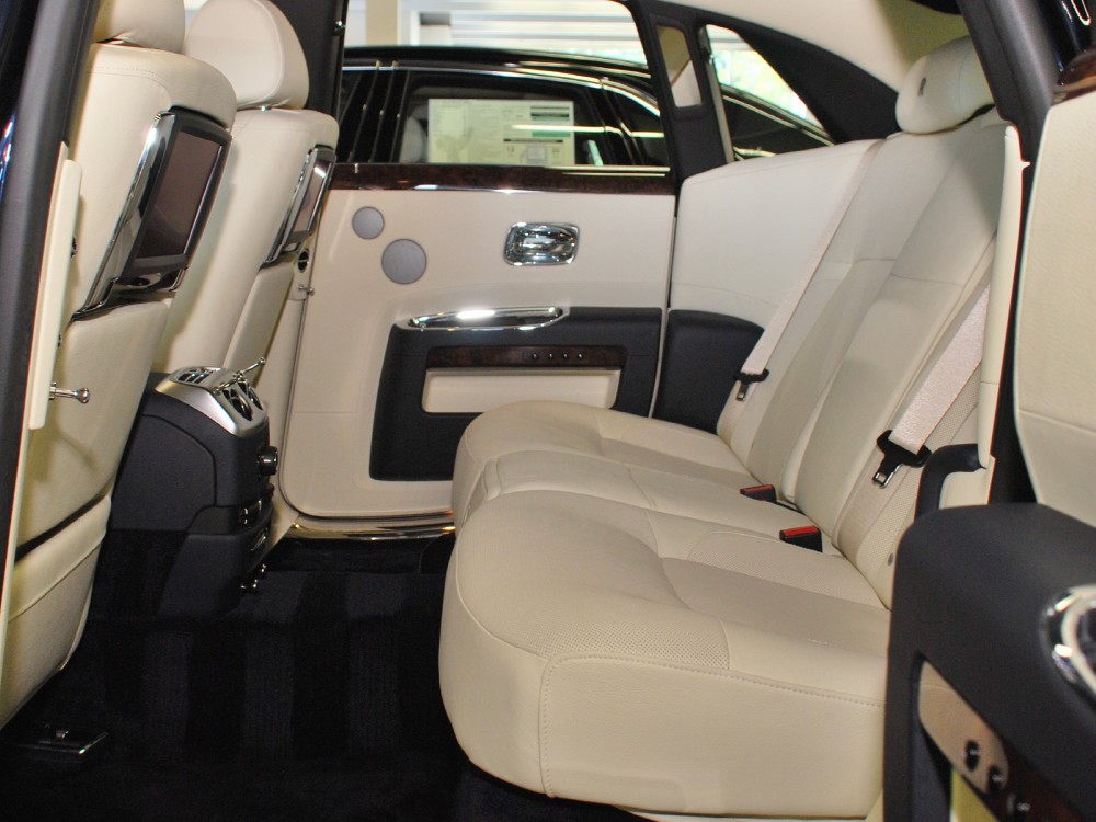 2012 Rolls-Royce Ghost Image 15