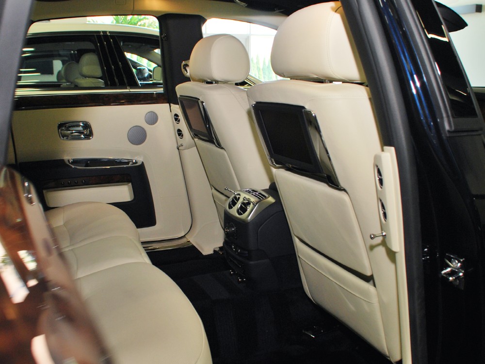 2012 Rolls-Royce Ghost Image 22