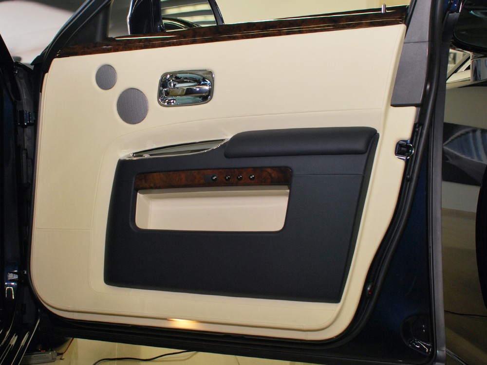 2012 Rolls-Royce Ghost Image 24