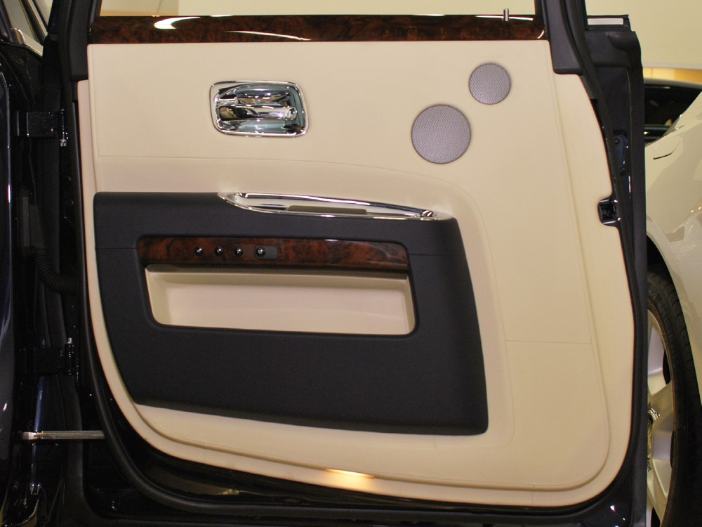 2012 Rolls-Royce Ghost Image 26