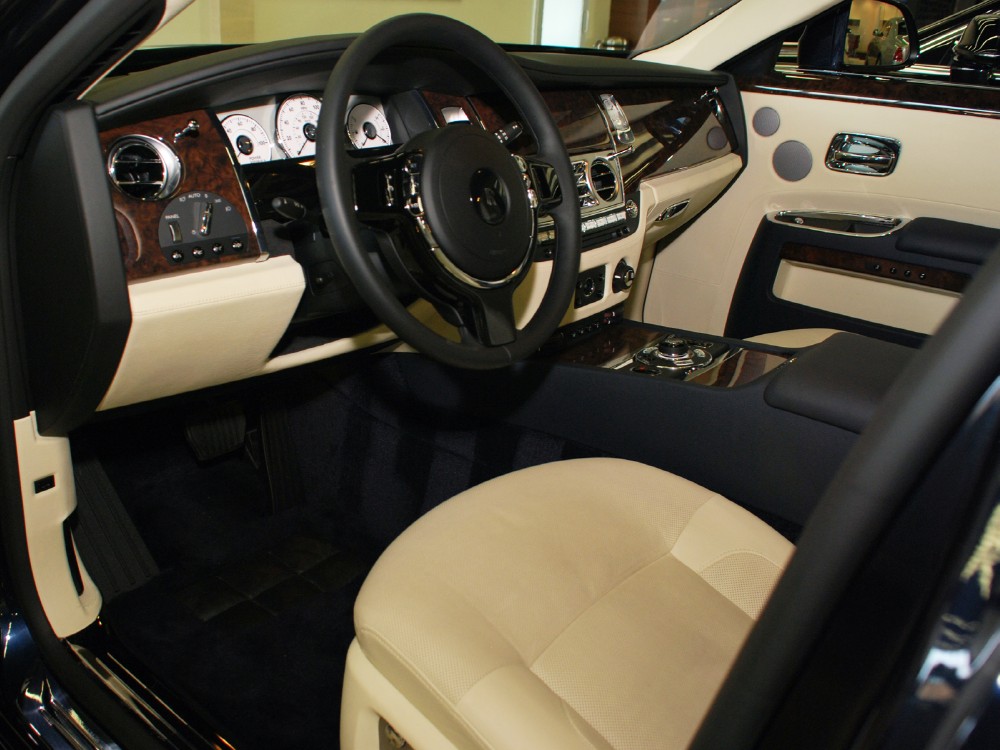 2012 Rolls-Royce Ghost Image 3