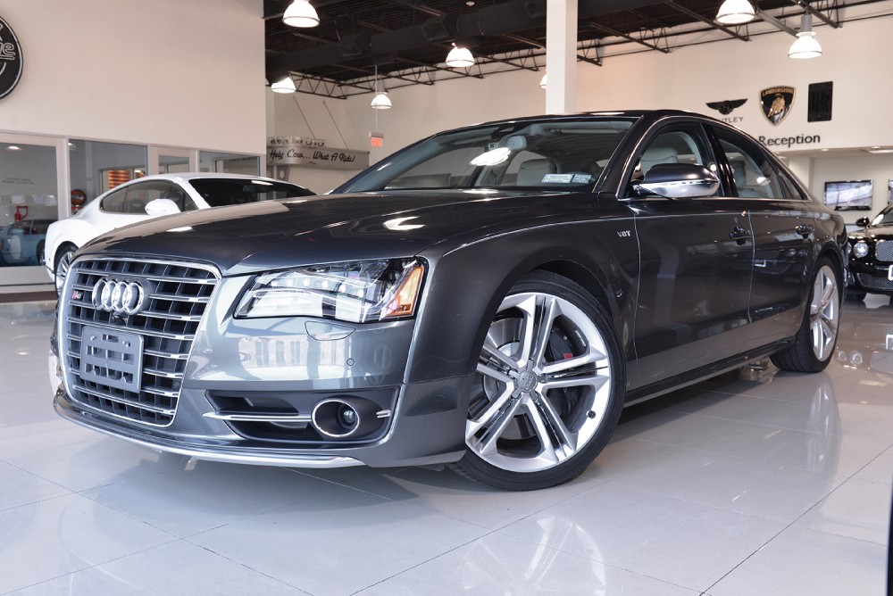 2013 Audi S8 Image 17