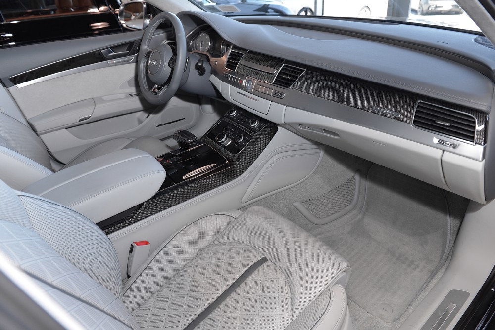 2013 Audi S8 Image 7