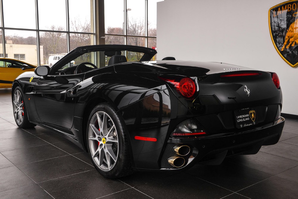 2010 Ferrari California Image 4