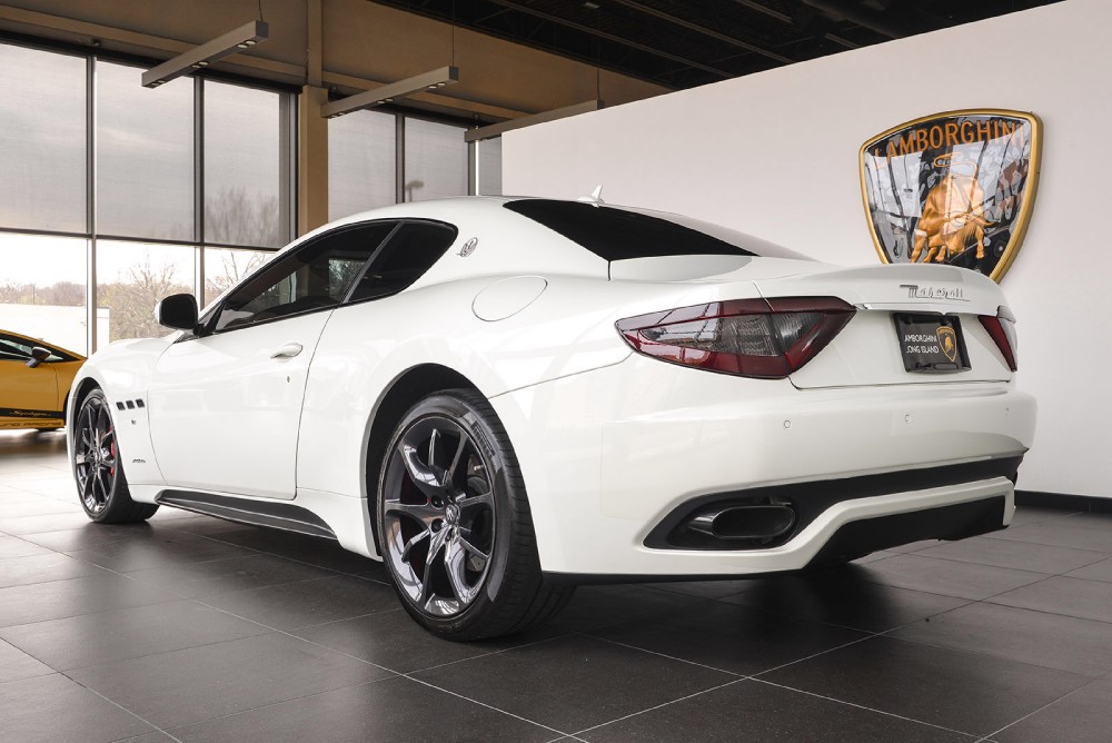 2013 Maserati GranTurismo Image 3
