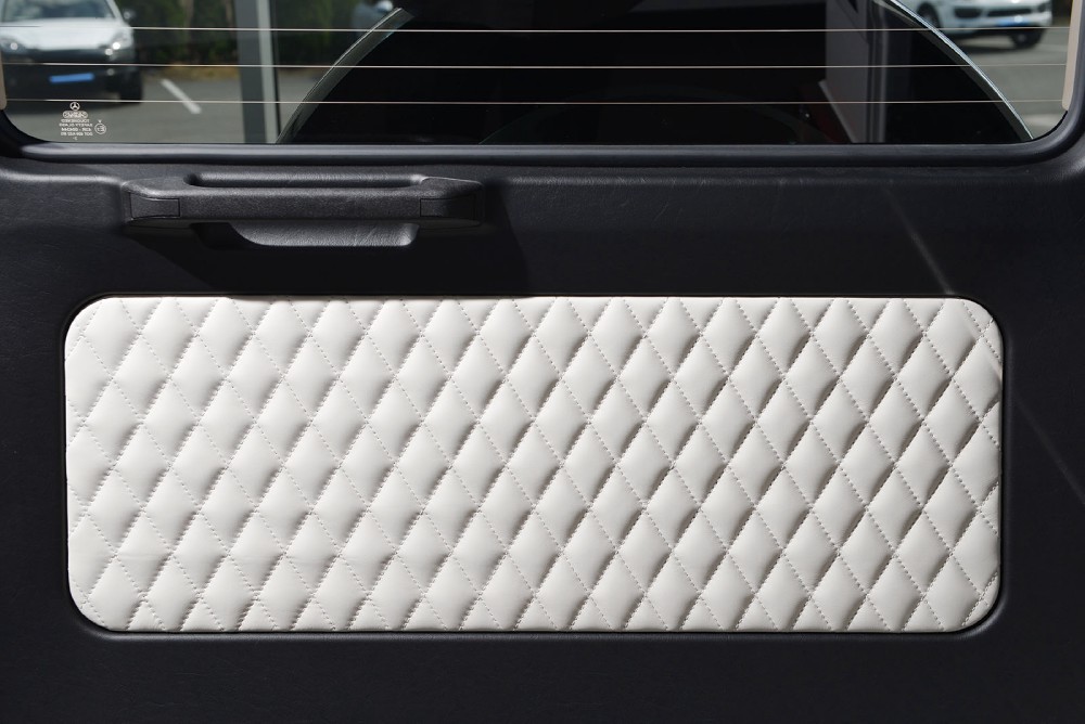 2014 Mercedes-Benz G63 Image 13