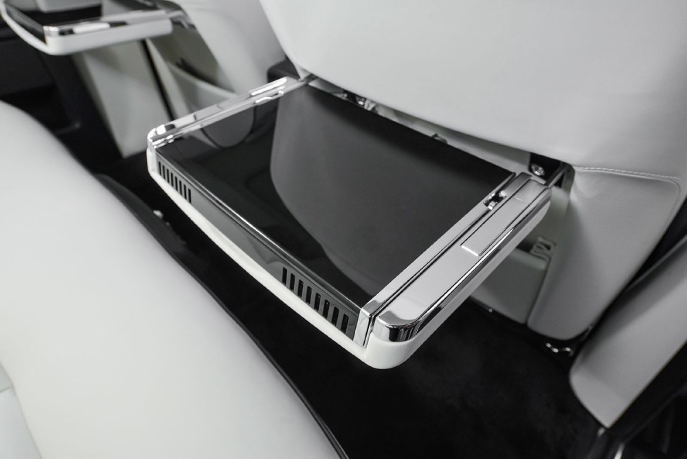 2014 Rolls-Royce Phantom Image 25