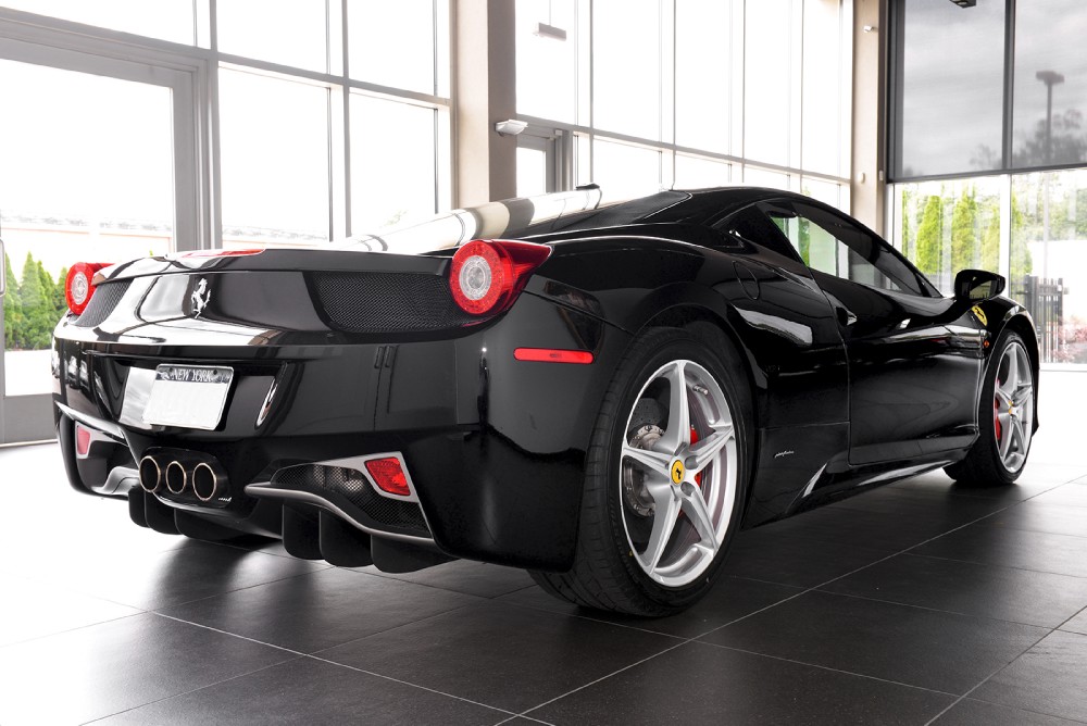 2010 Ferrari 458 Italia Image 2