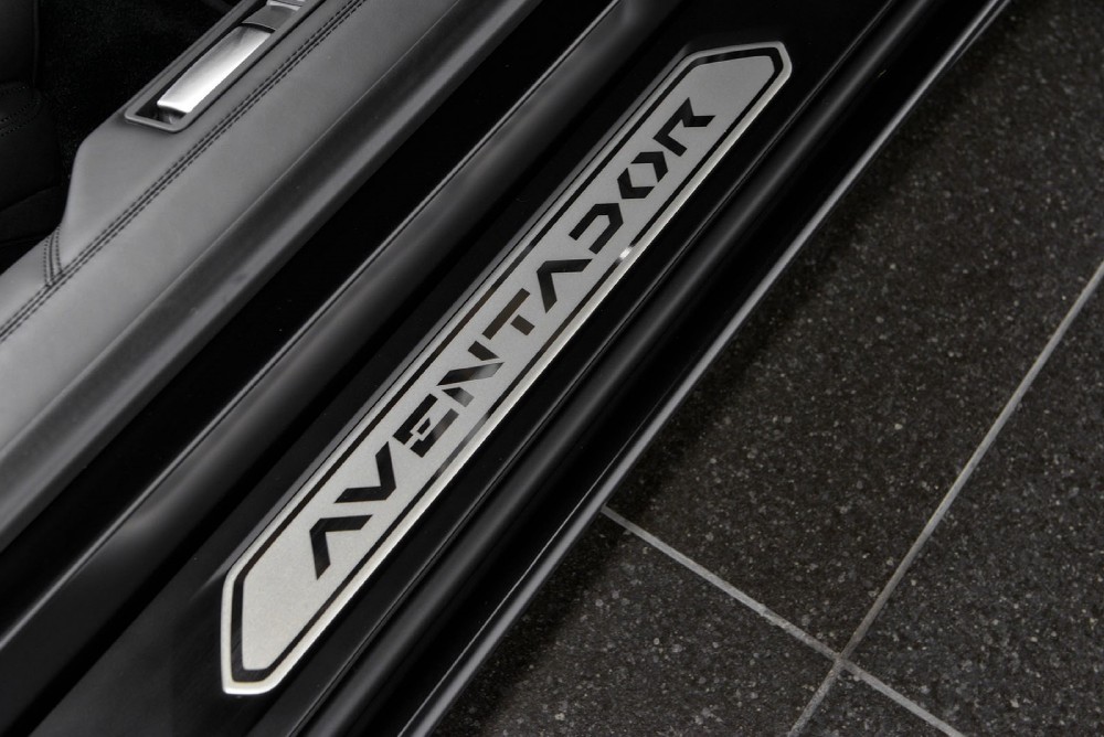 2014 Lamborghini Aventador Image 18