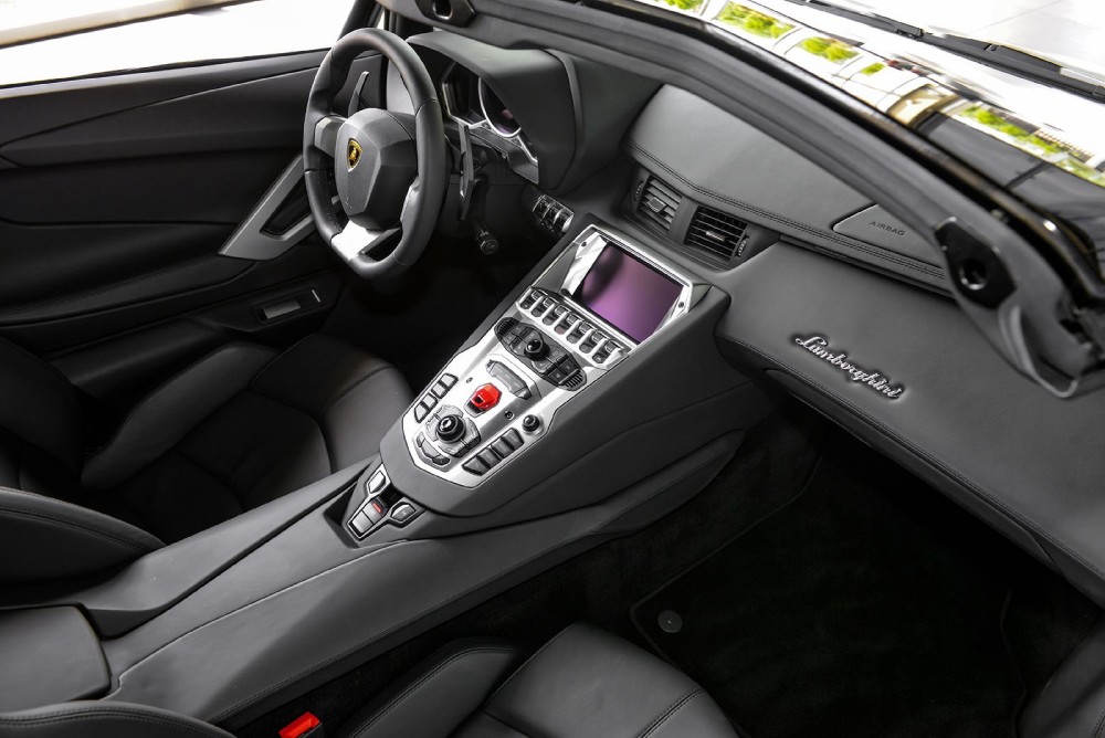 2014 Lamborghini Aventador Image 19