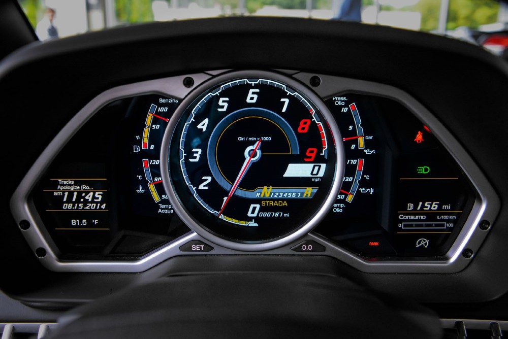 2014 Lamborghini Aventador Image 24