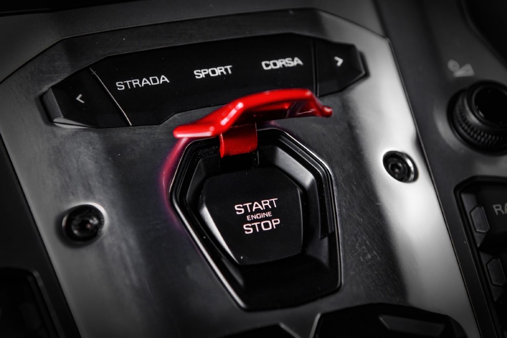 2014 Lamborghini Aventador Image 25