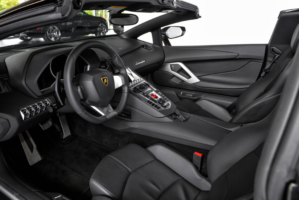 2014 Lamborghini Aventador Image 3