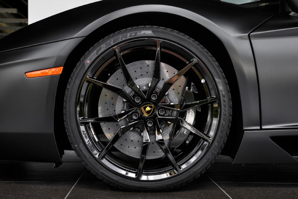 2014 Lamborghini Aventador Image 4