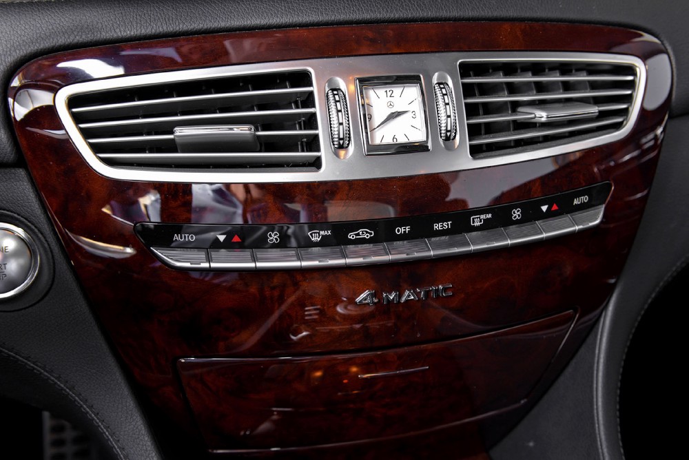 2013 Mercedes-Benz CL550 Image 16
