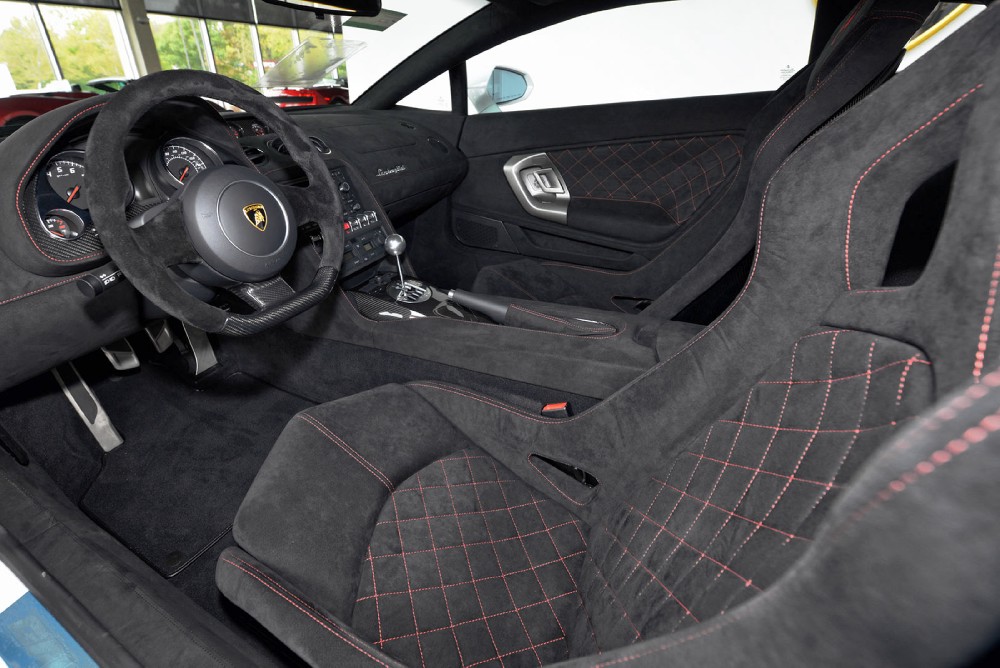 2014 Lamborghini Gallardo Image 2