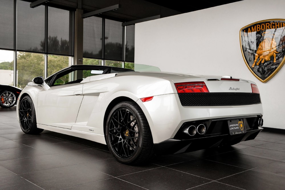 2011 Lamborghini Gallardo Image 2