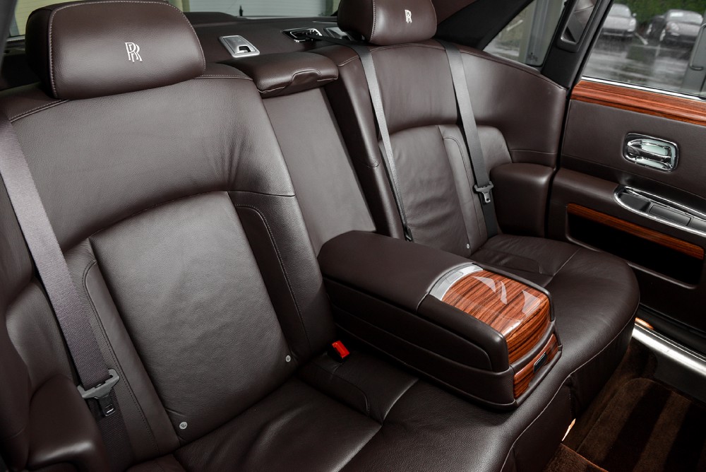 2010 Rolls-Royce Ghost Image 16