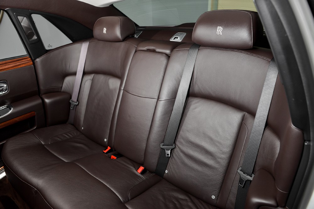 2010 Rolls-Royce Ghost Image 17
