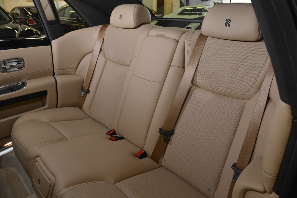 2015 Rolls-Royce Ghost Series II Image 23