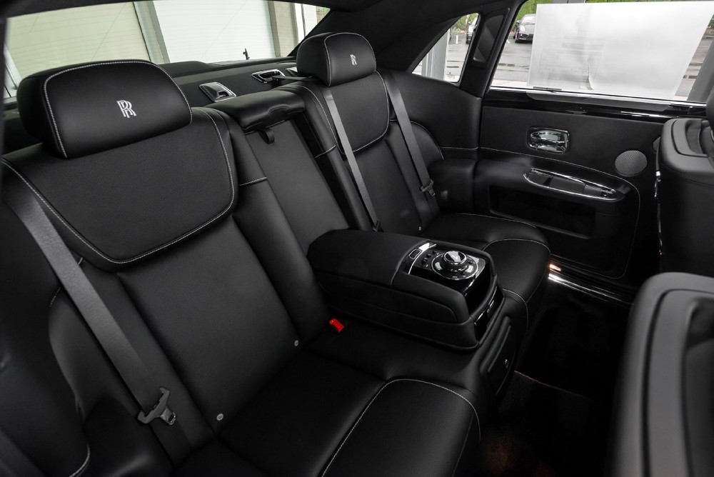 2015 Rolls-Royce Ghost Series II Image 19